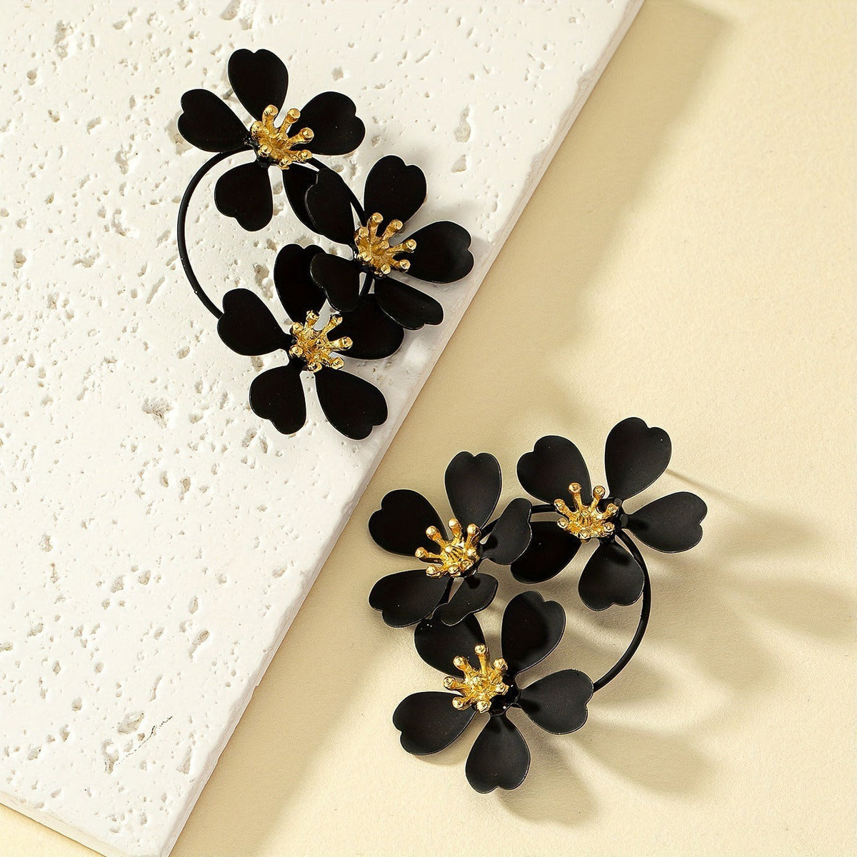 Noelia – Brincos pendentes vintage de flor negra