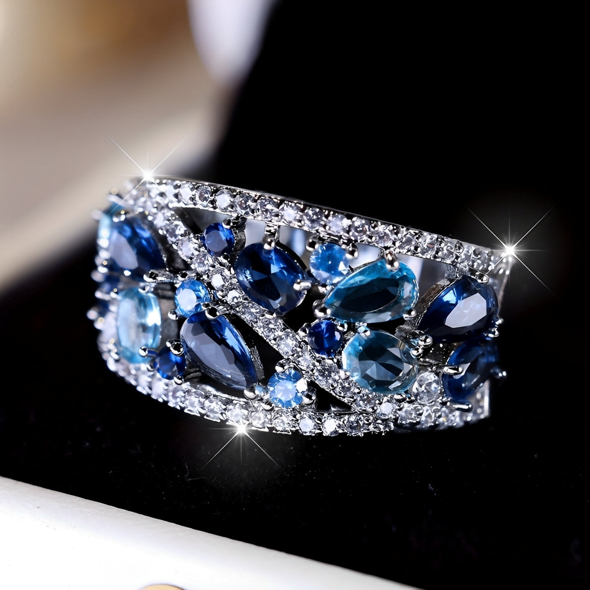 Julie – Bague vintage azul com detalhe brilhante