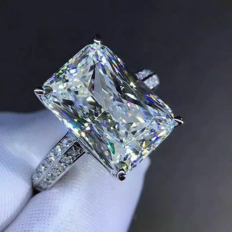 Jade – Bague de grande tamanho ao design brilhante