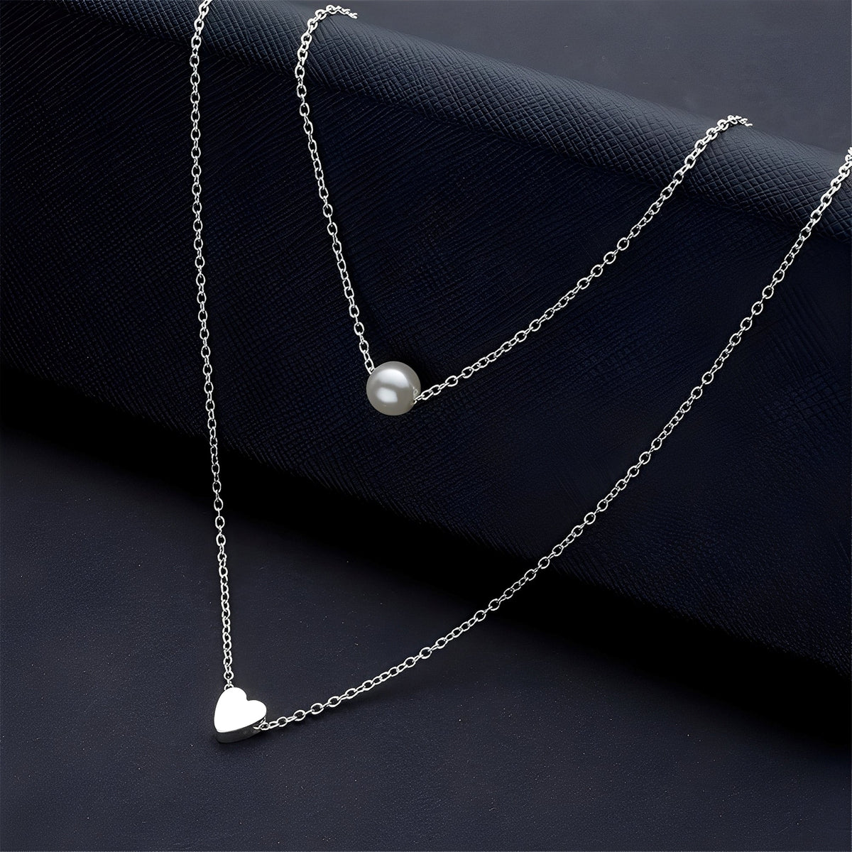 Julia – Colar Elegante de Pérolas e Corações
