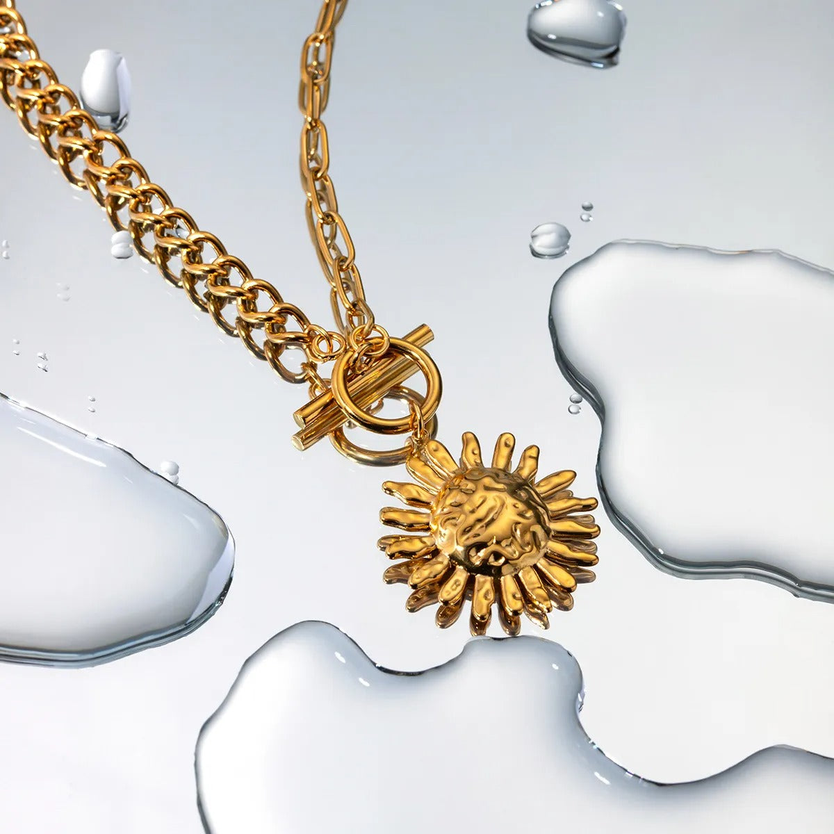 Milly – Colar declarativo flor de girassol dourado
