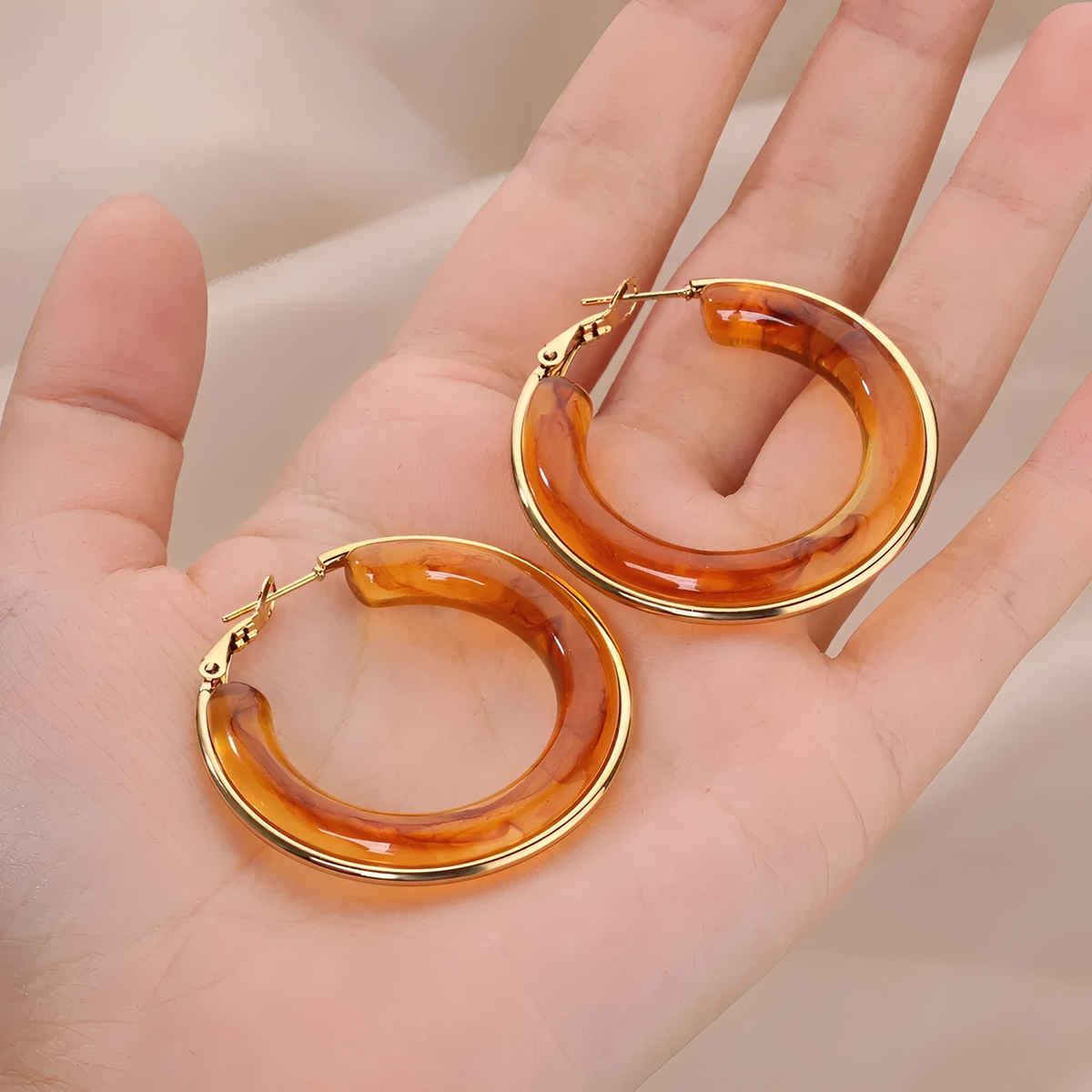 Oreilia – Brincos de argola em escama