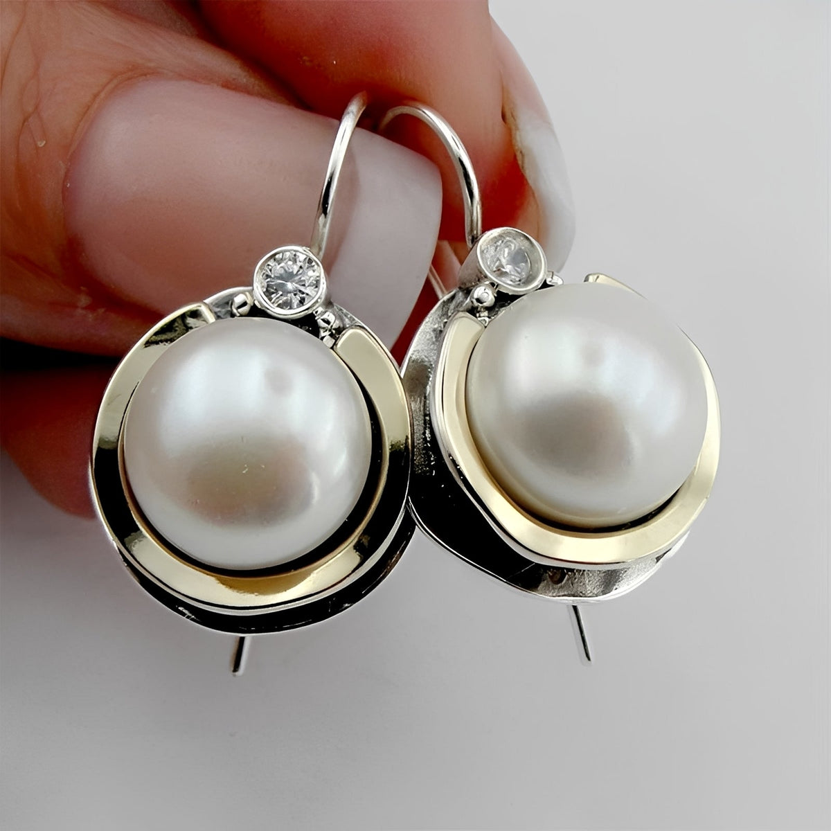 Helena – Brincos vintage com pérolas redondas