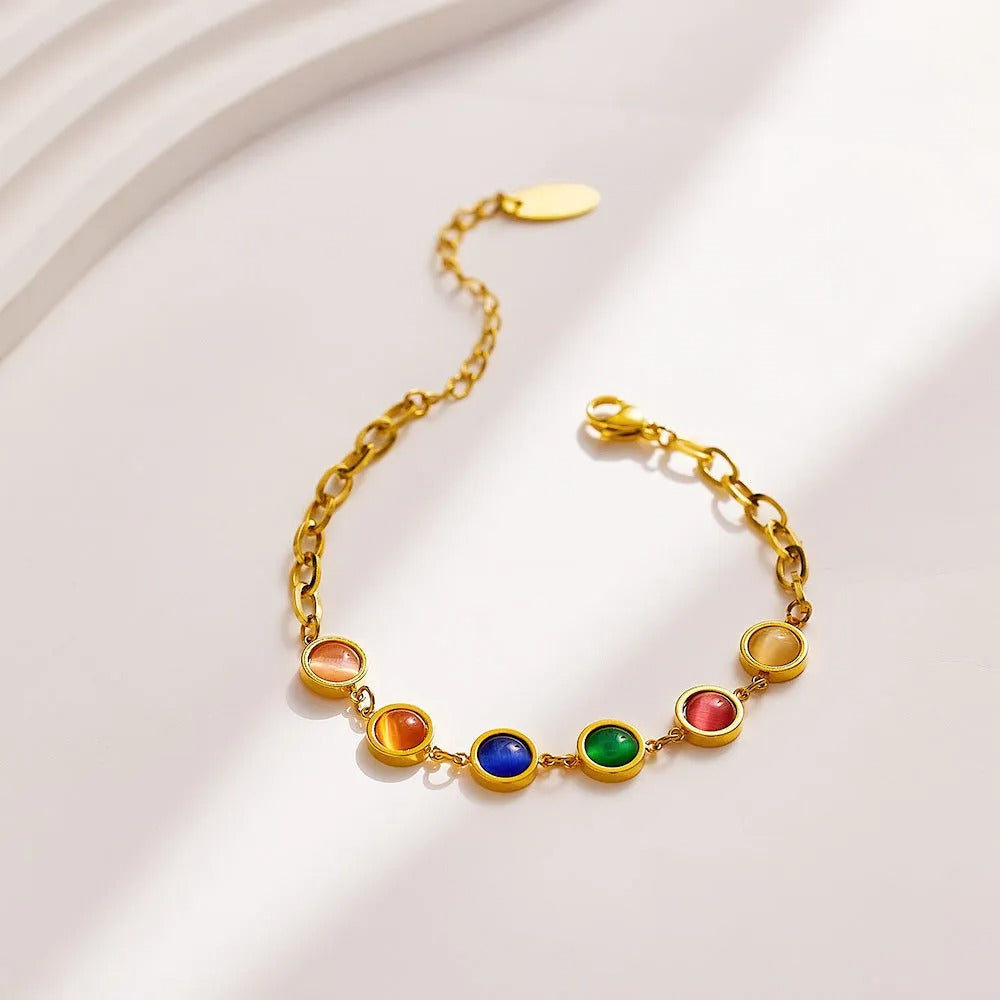 Maisie – Bracelete Dourado com Pedra Colorida