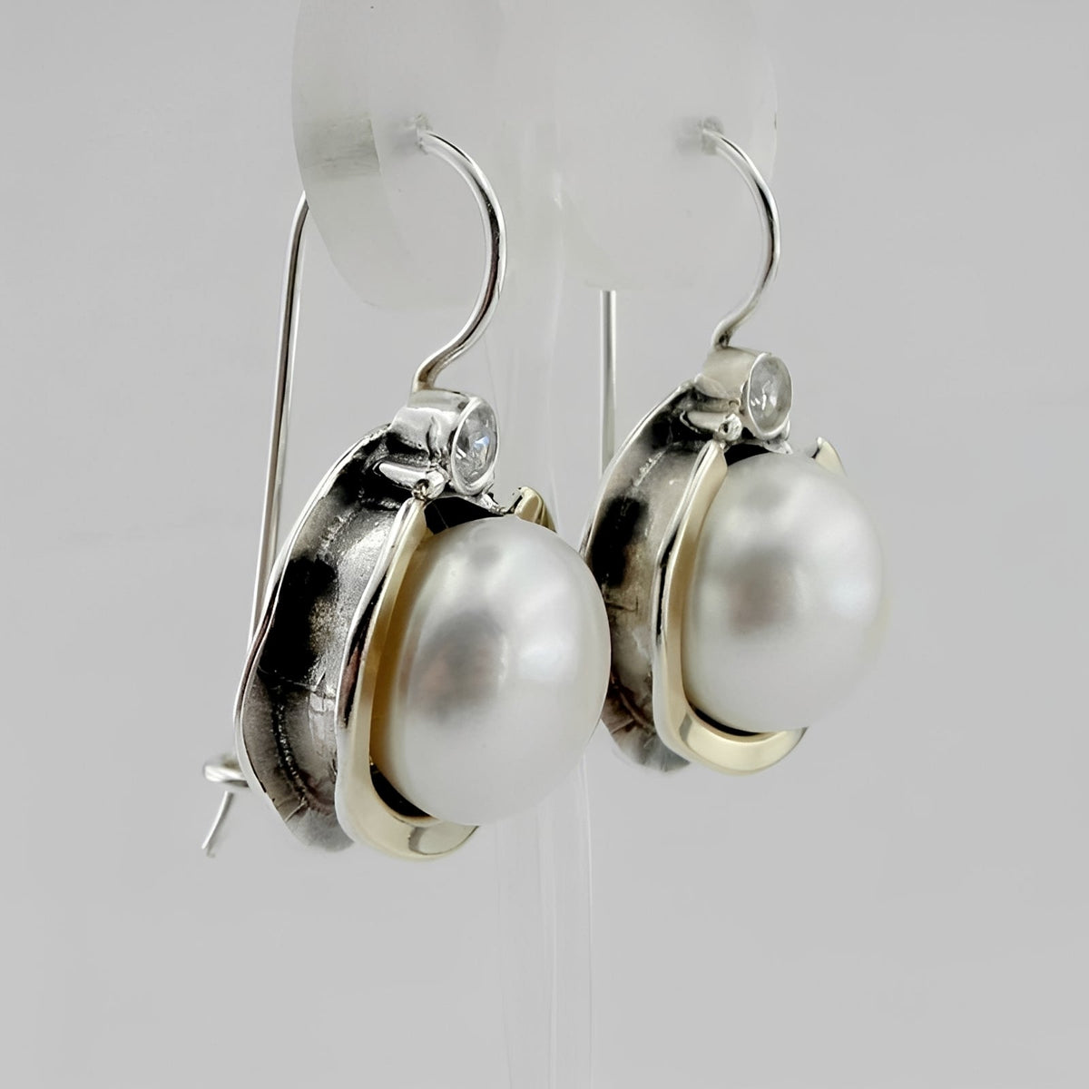 Helena – Brincos vintage com pérolas redondas