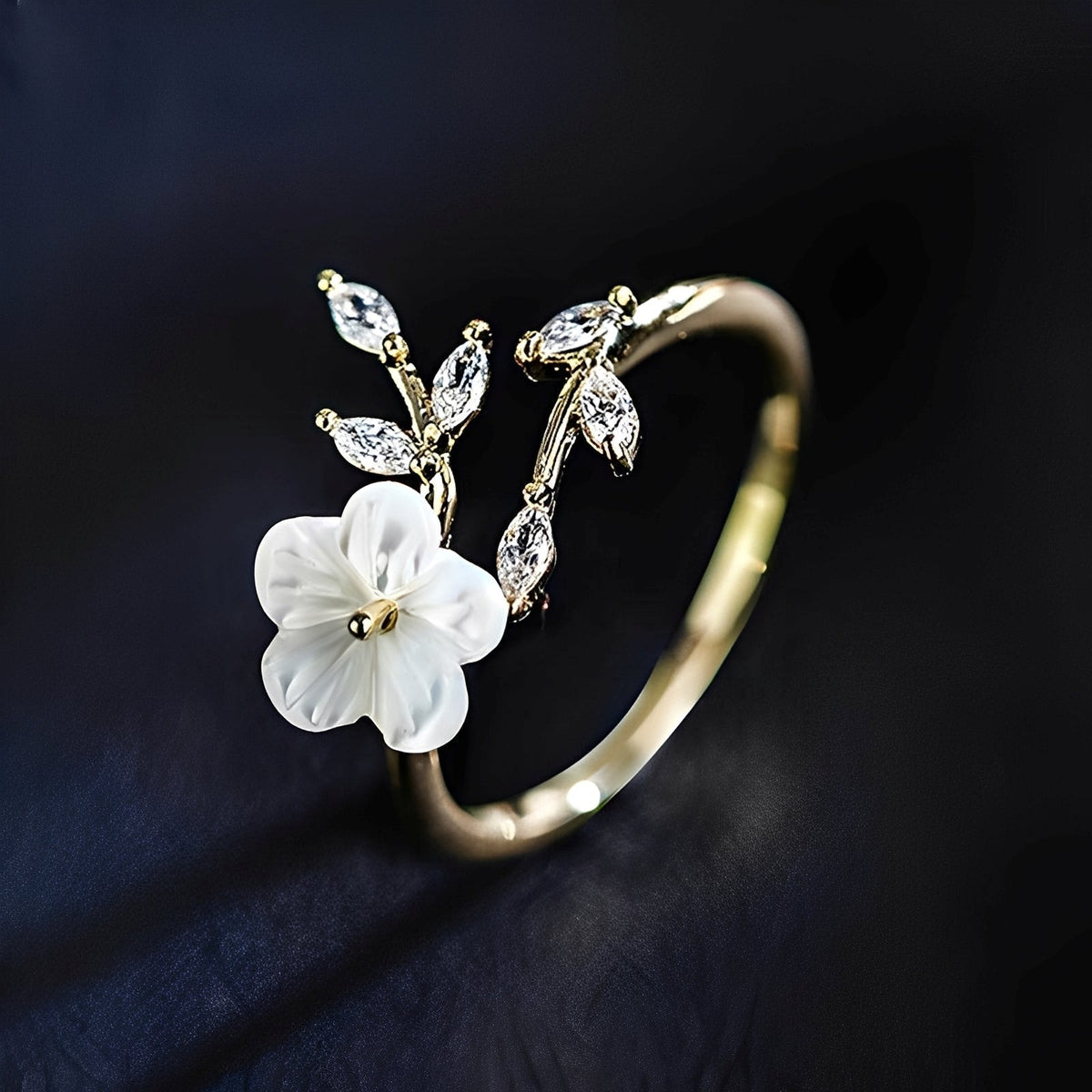 Mayla – Bague floral com flores brancas