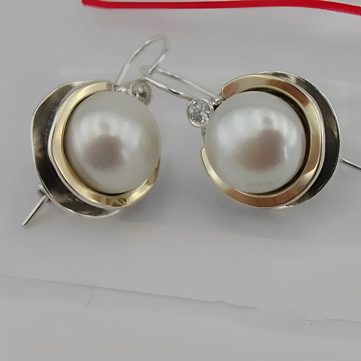 Helena – Brincos vintage com pérolas redondas