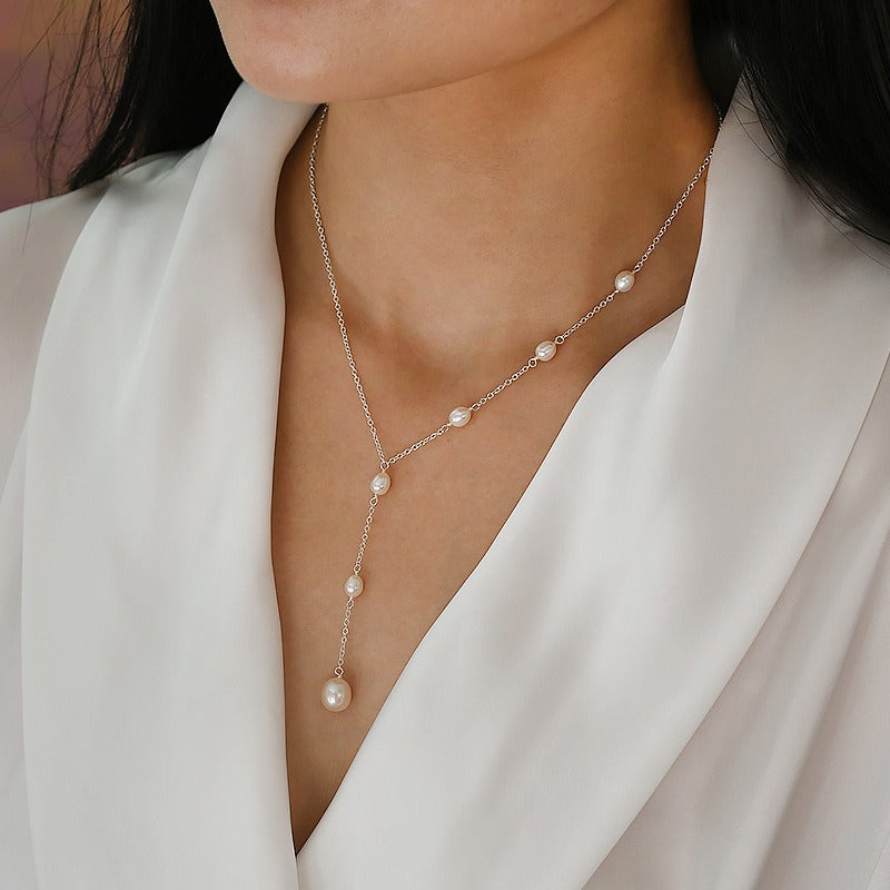 Kayla – Colar vintage com pendente em pérolas