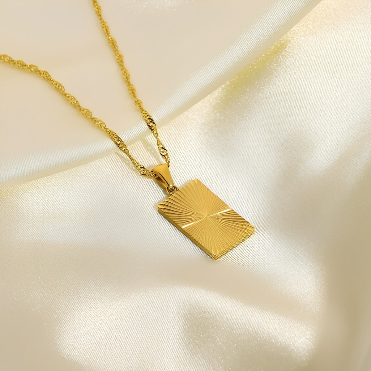 Aurelie – Colar sol com medalha