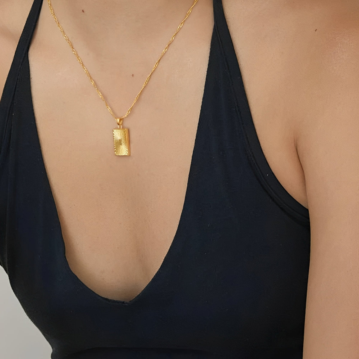 Aurelie – Colar sol com medalha