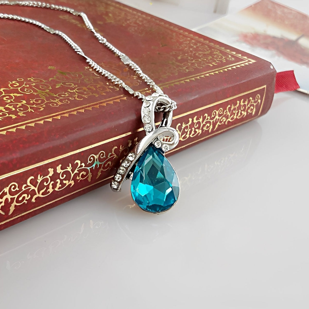Pilar – Colar brilhante elegante