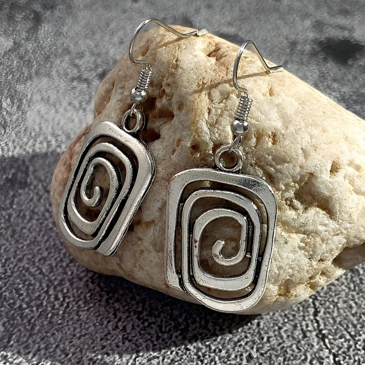 Kaia – Brincos Boho em prata com design em espiral