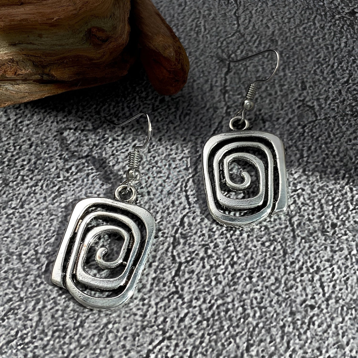 Kaia – Brincos Boho em prata com design em espiral