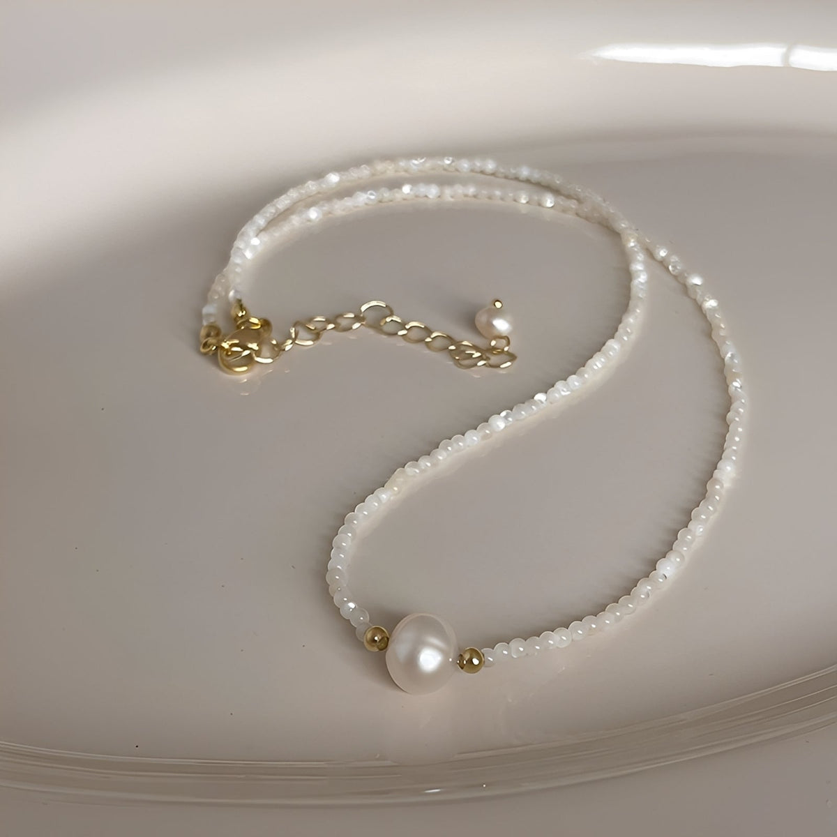 Claire – Colar elegante em pérolas
