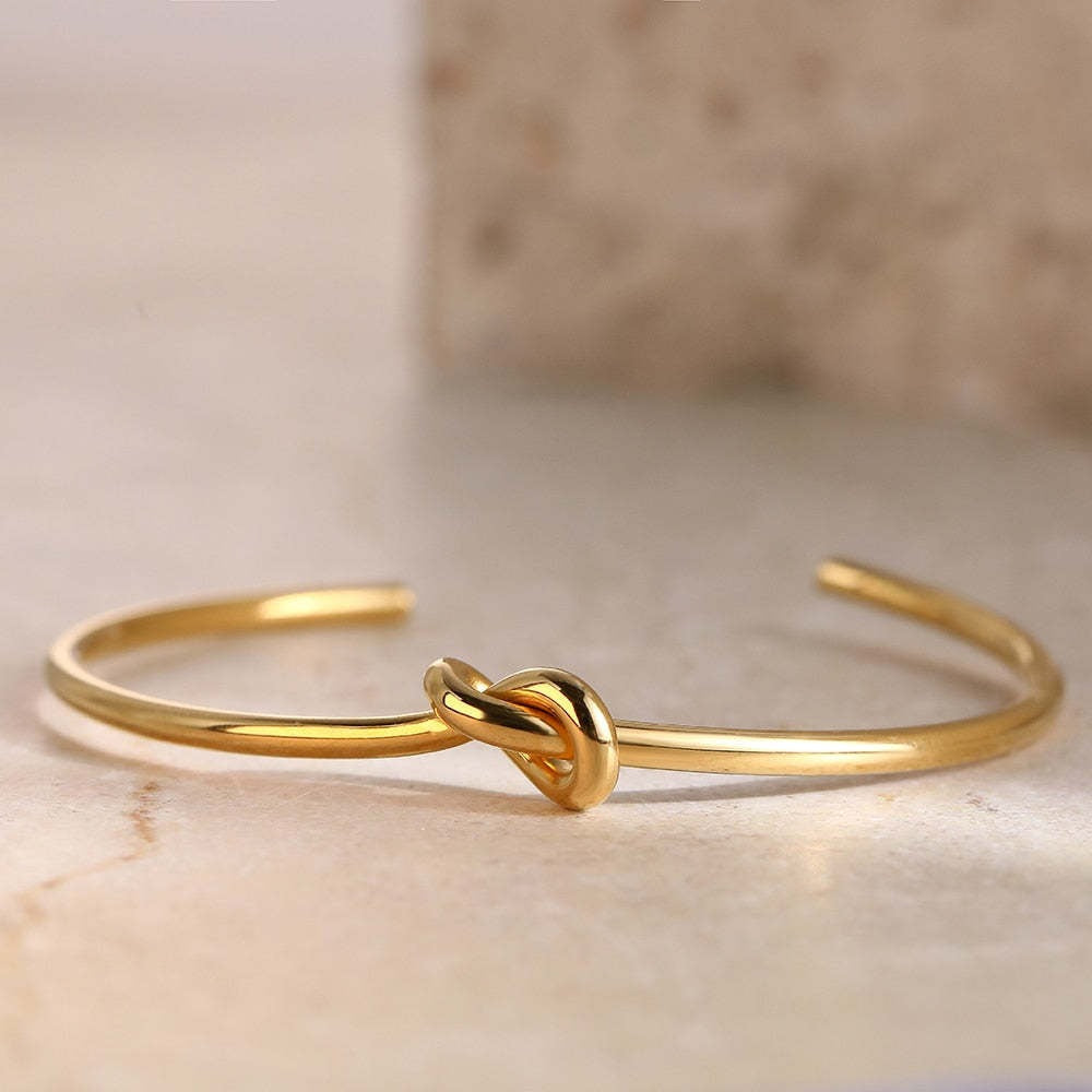 Inaya – Bracelete Vintage com Nó Ajustável