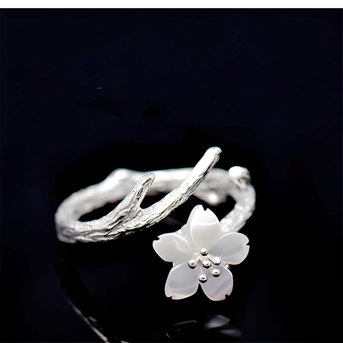 Lilou – Bague vintage ajustável com flor branca