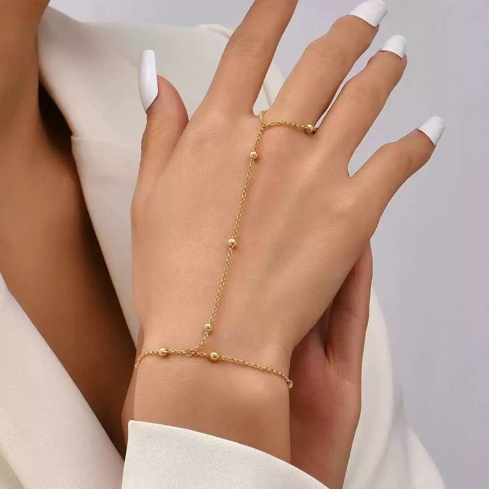 Lisa – Bracelete corrente de pérolas e luvas