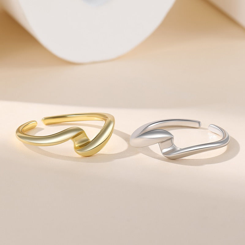 Elaine – Bague elegante com padrão de onda irregular