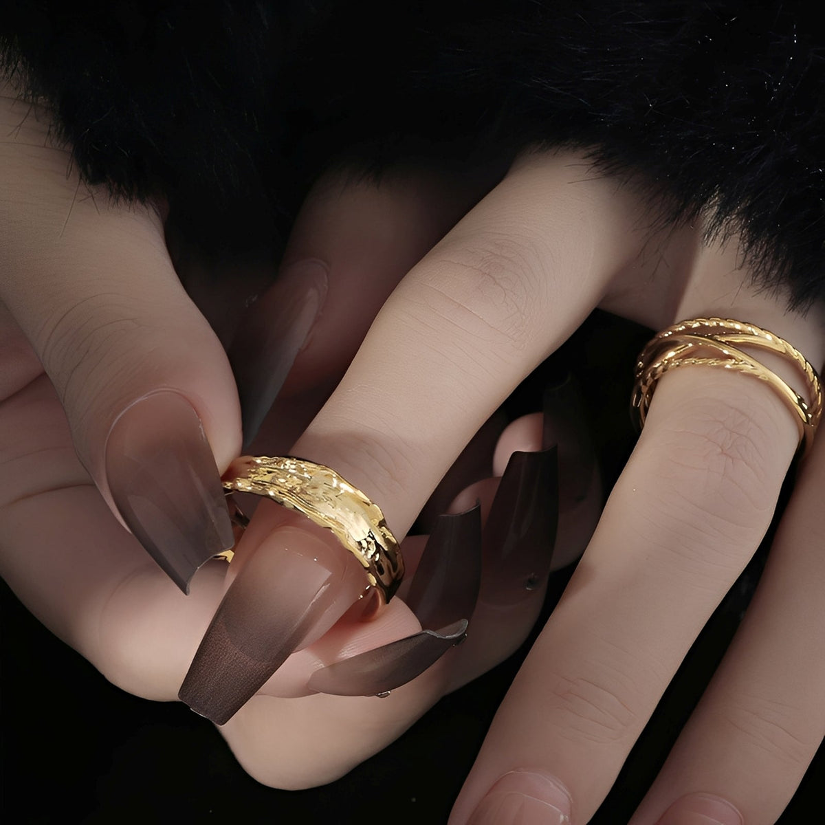Sara – Bague em ouro vintage forjado