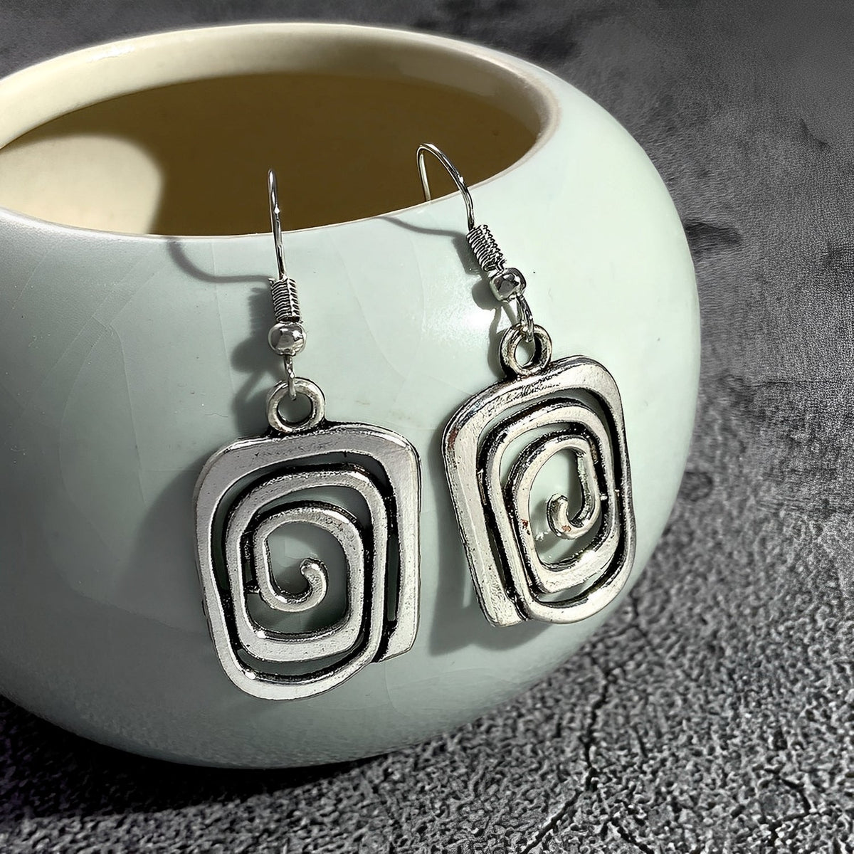 Kaia – Brincos Boho em prata com design em espiral