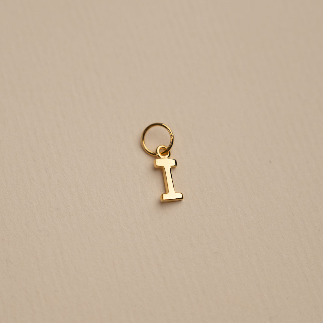 Sabrina - Pendente Letra em Ouro