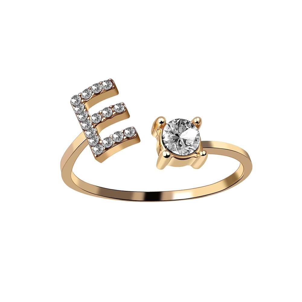 Nyla – Bague com inicial e detalhes brilhantes