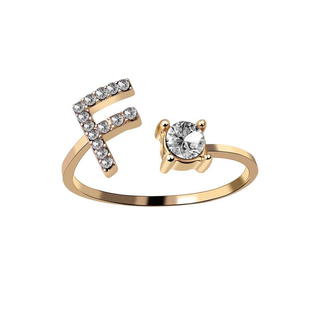 Nyla – Bague com inicial e detalhes brilhantes