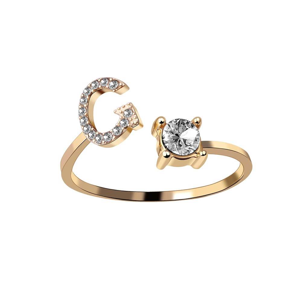 Nyla – Bague com inicial e detalhes brilhantes
