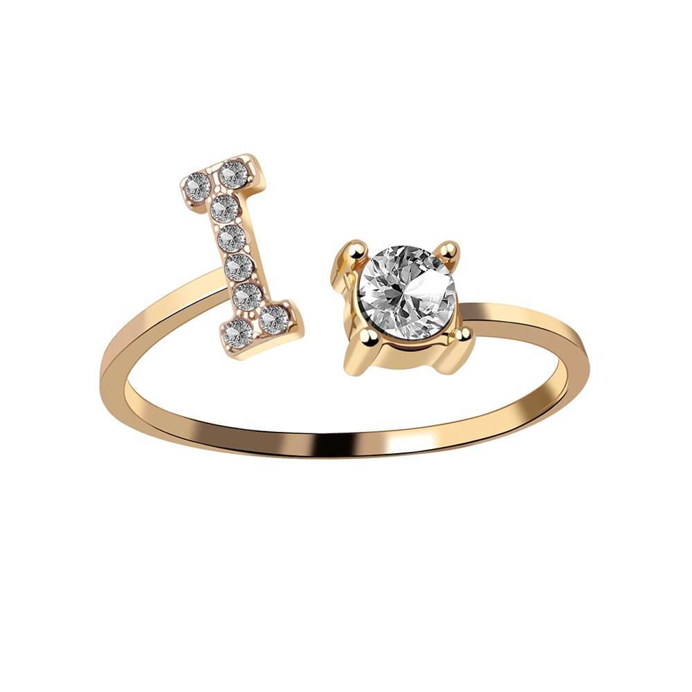 Nyla – Bague com inicial e detalhes brilhantes