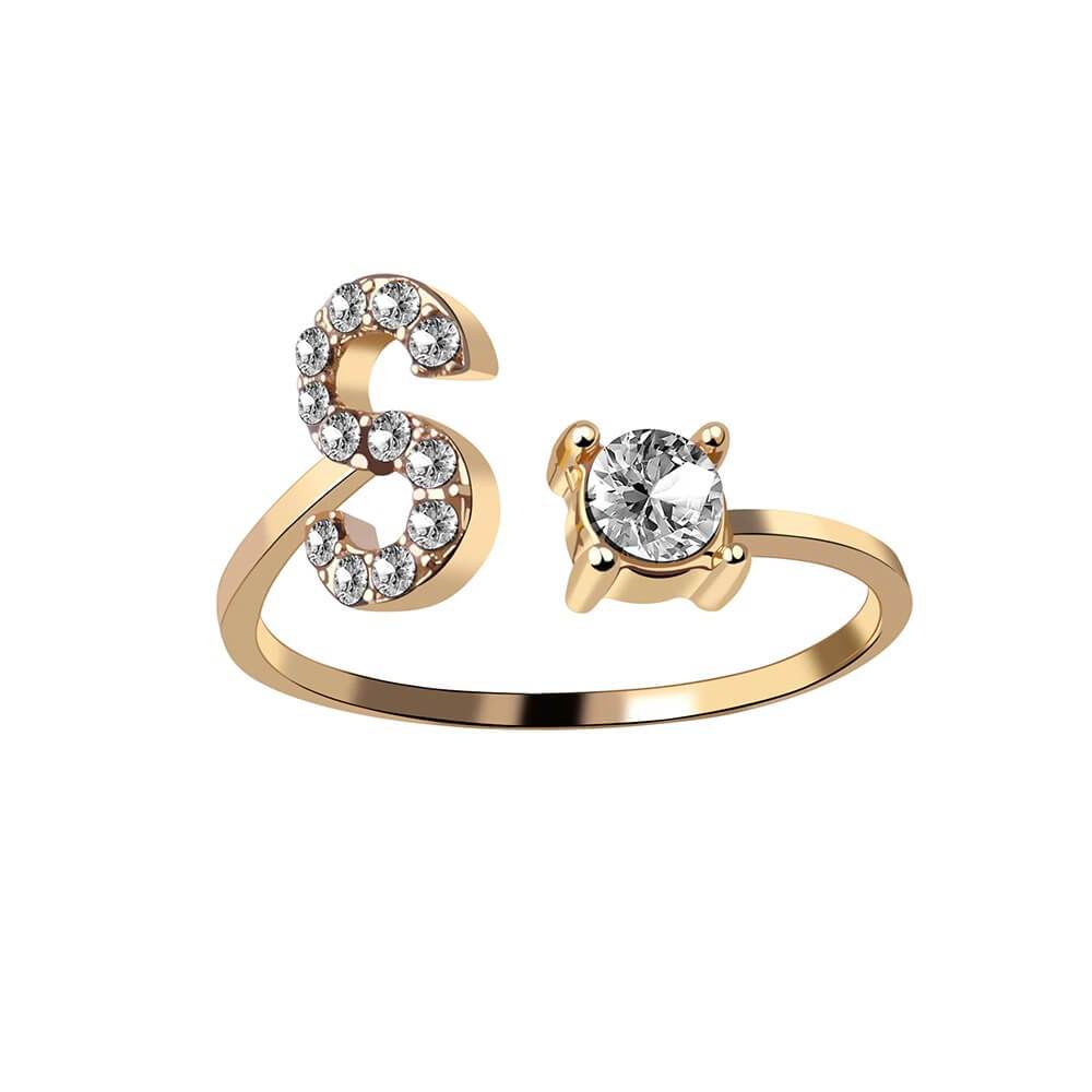 Nyla – Bague com inicial e detalhes brilhantes