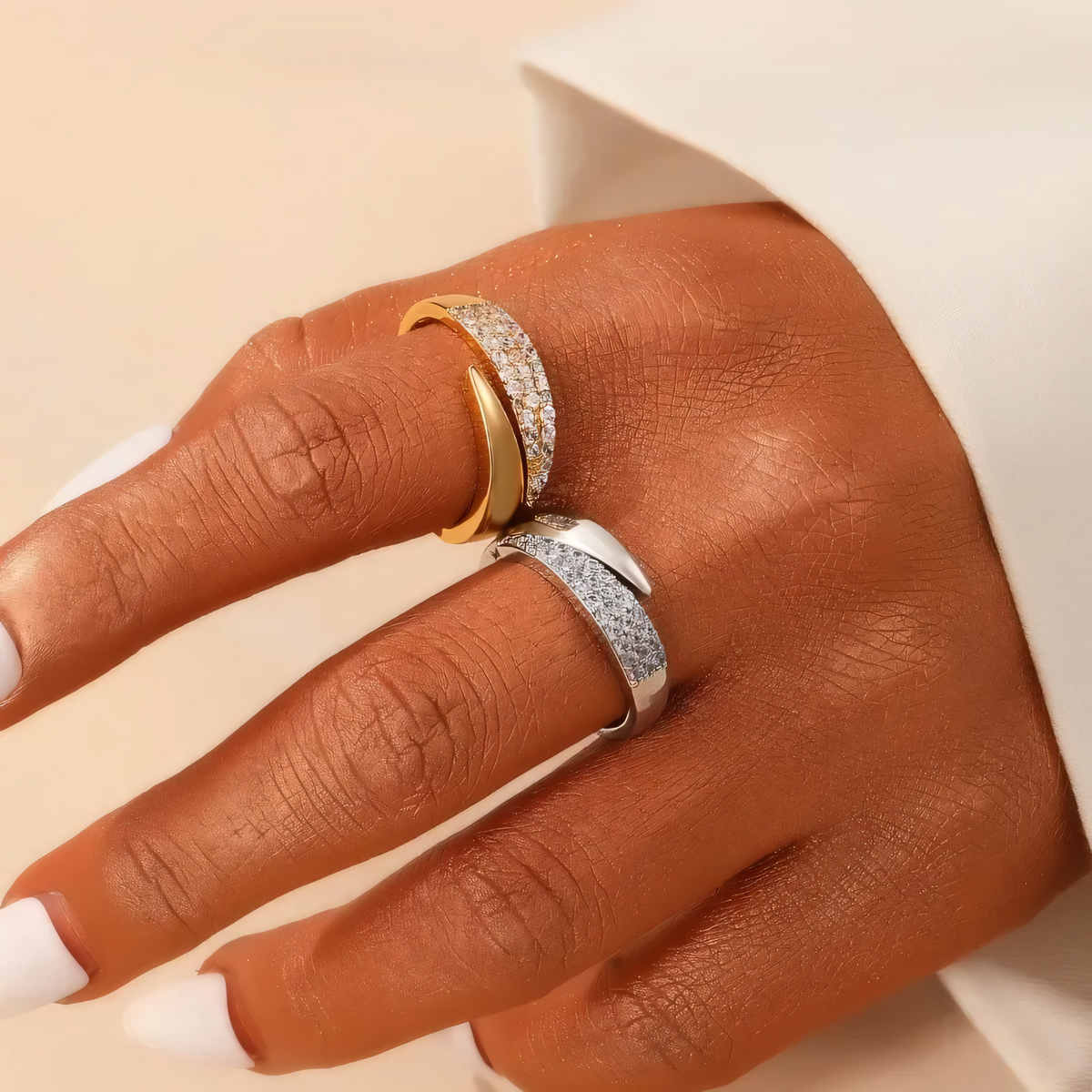 Irina – Bague curvada elegante