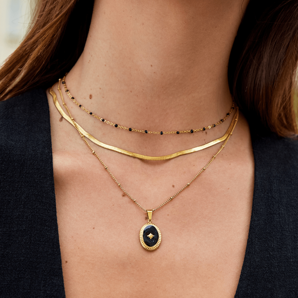 Yara – Colar elegante em pérolas negras