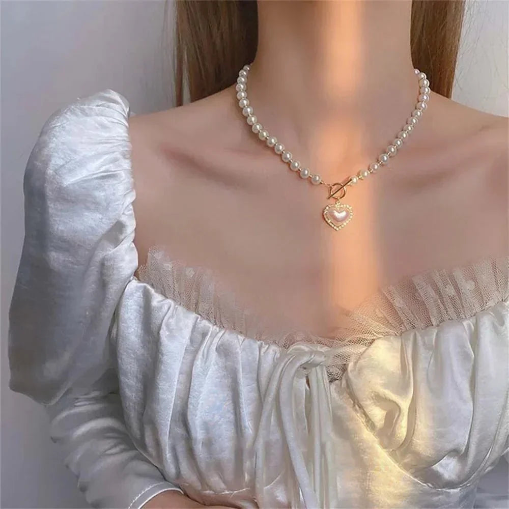 Amara – Colar choker em pérolas