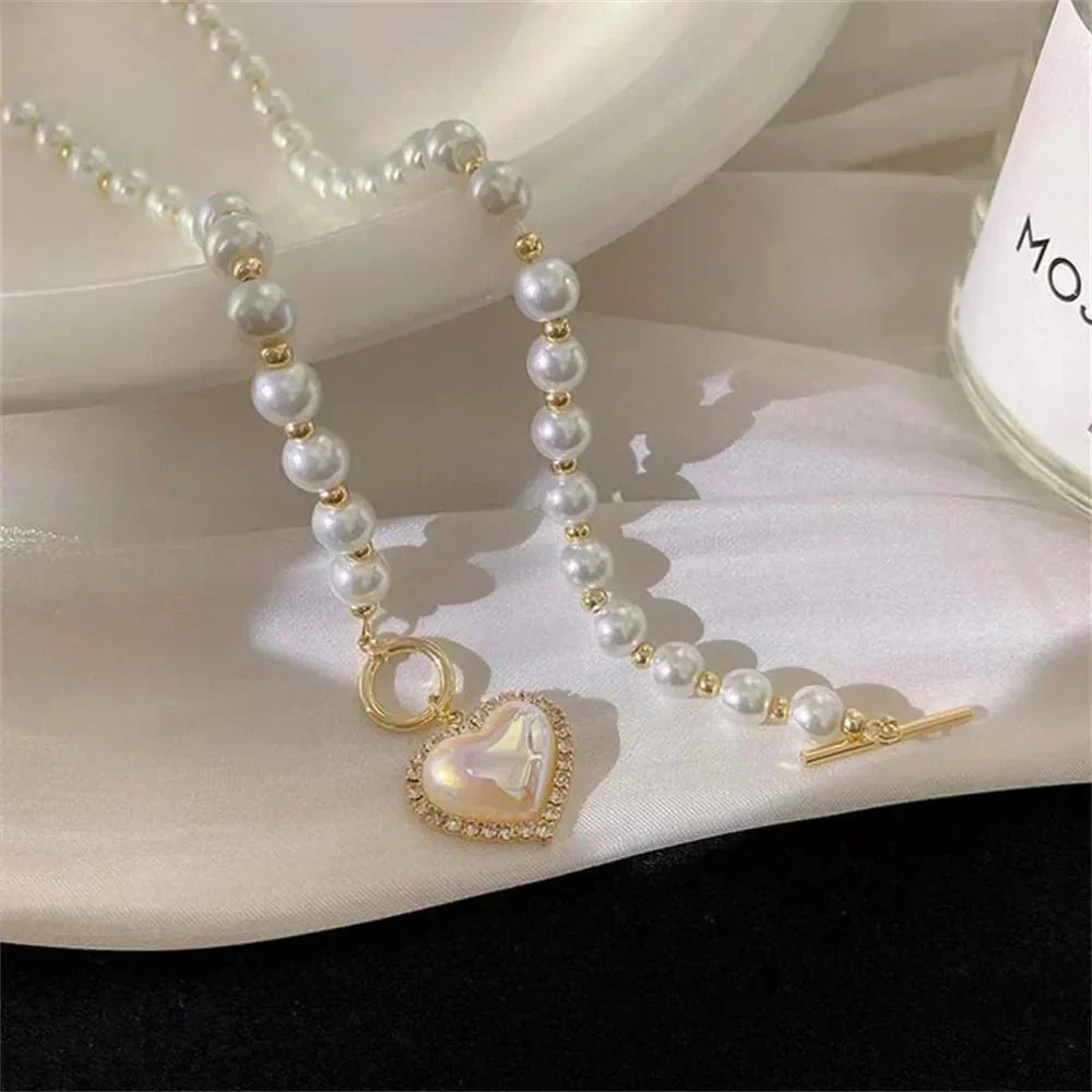 Amara – Colar choker em pérolas