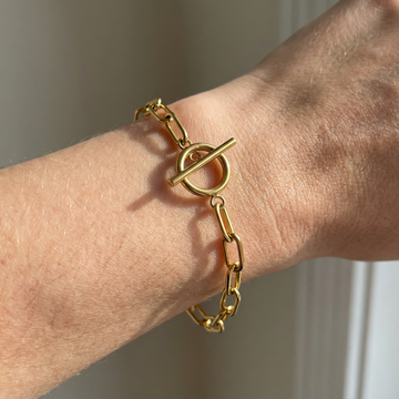Millie – Bracelete T-Bar com elos retangulares em ouro
