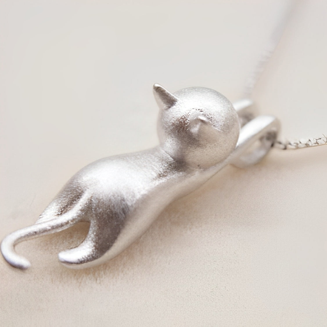Mina – Colar Gato Jogador