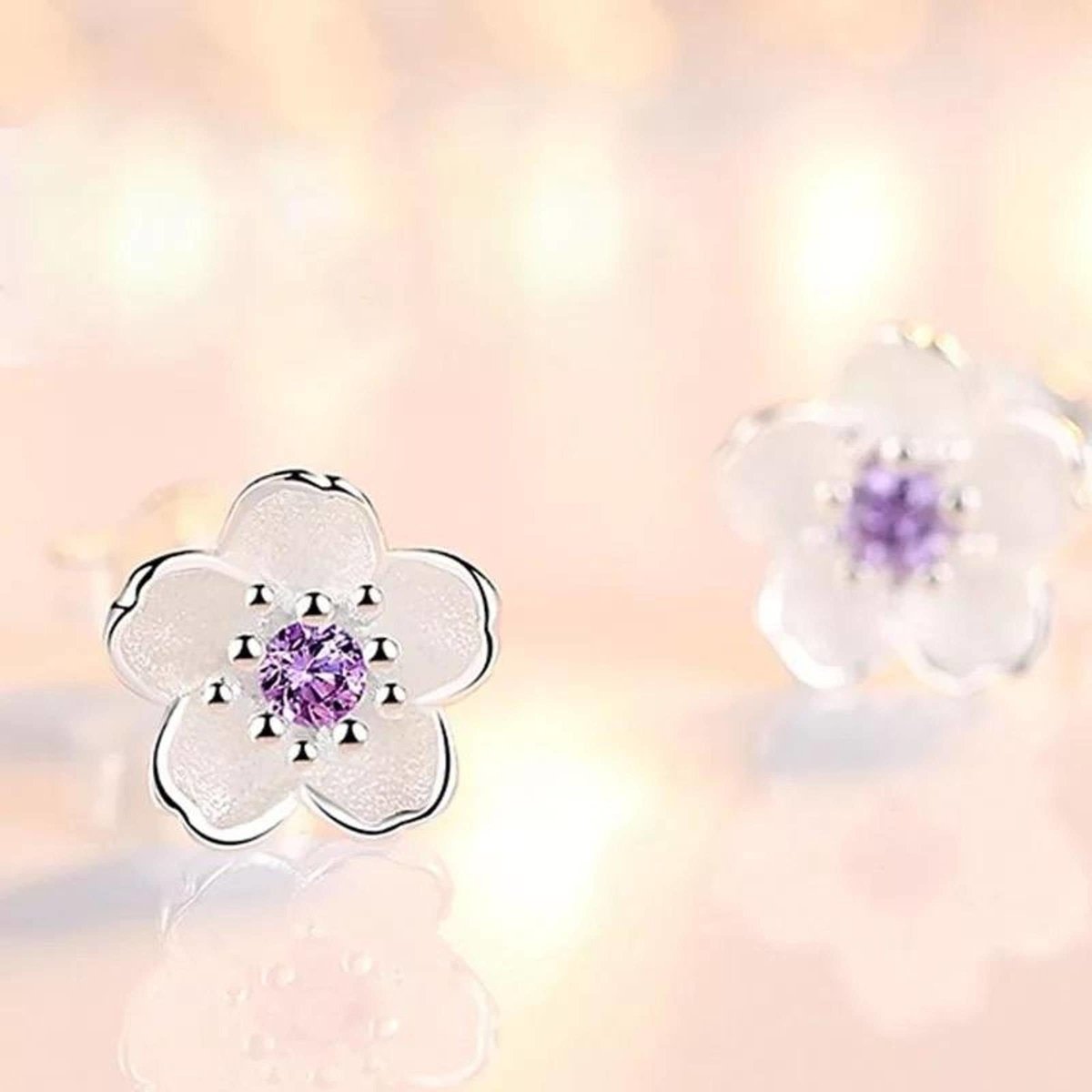 Holly – Brincos prateados de flor de cerejeira