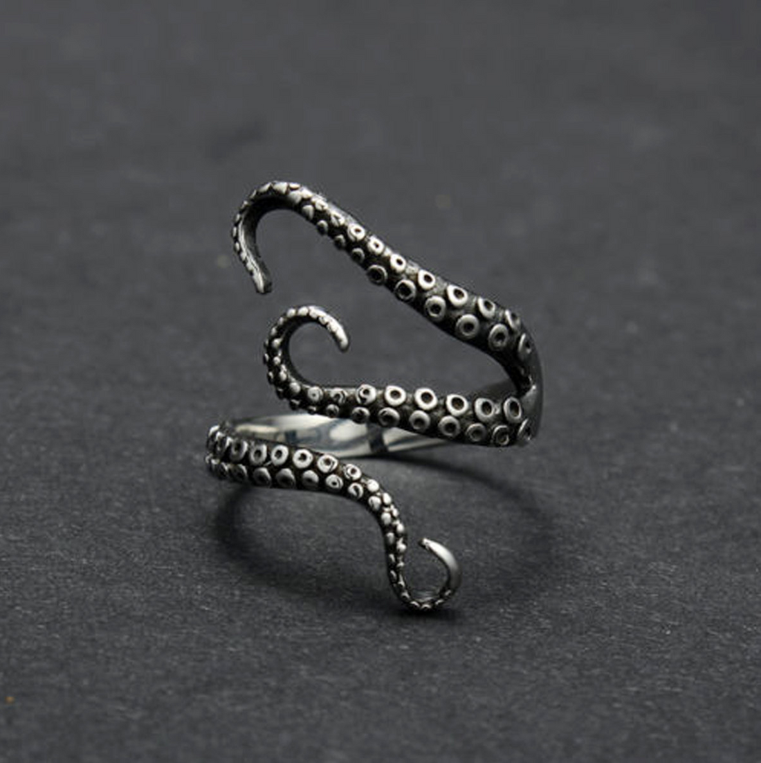 Thalassa – Bague ajustável em forma de tentáculo de polvo