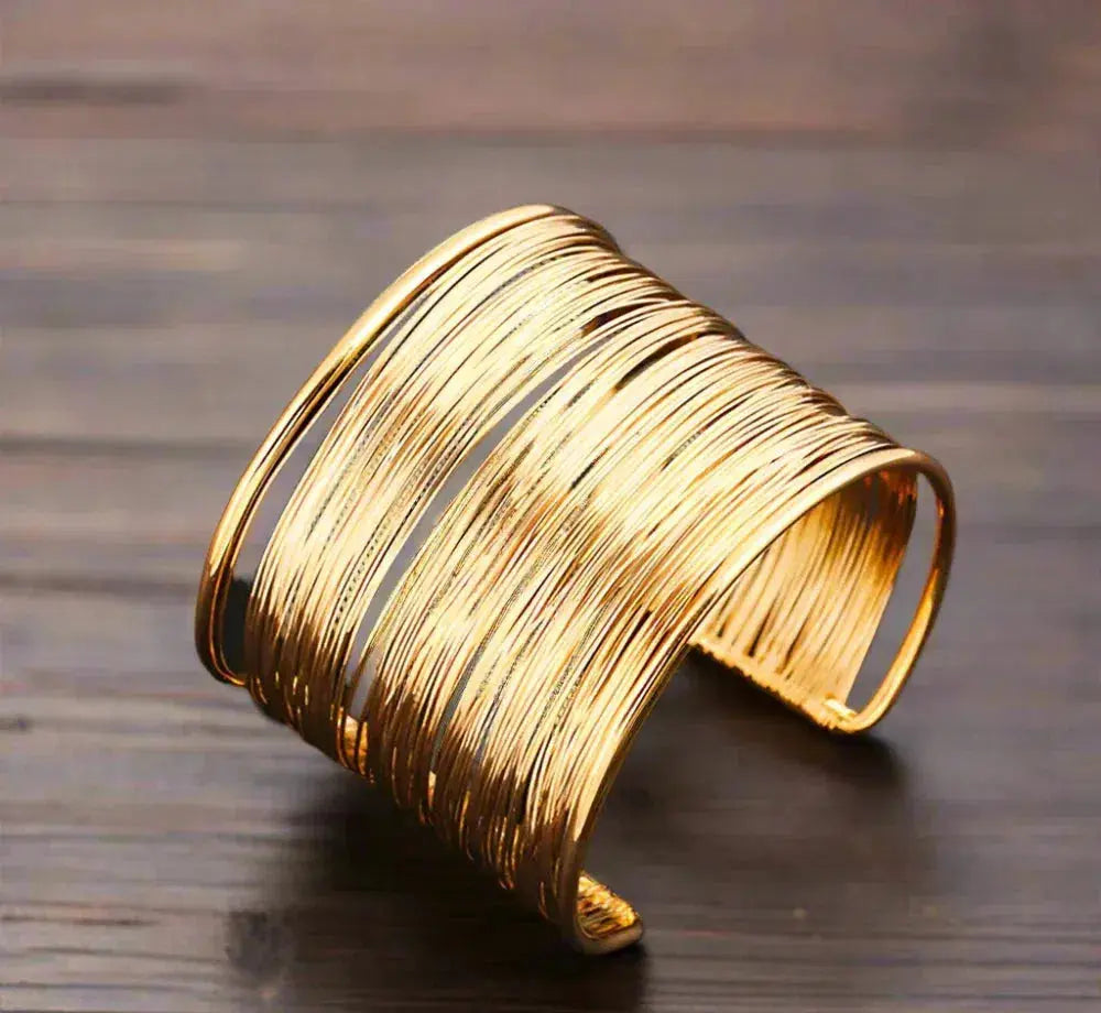 Nadine – Bracelete dourado de estilo vintage
